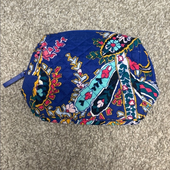 Vera Bradley Blue multicolored Quilted Cosmetic Bag with plastic inside lining - Picture 1 of 7